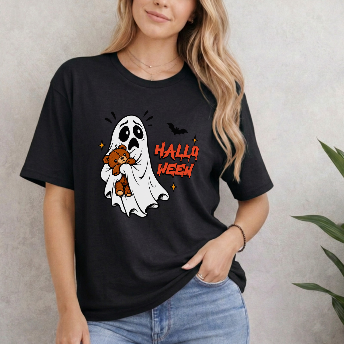 SCARED HALLOWEEN GHOST T-SHIRT